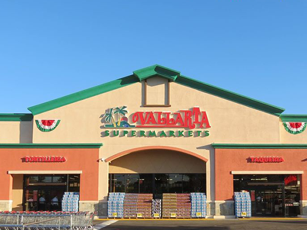 Facade of a Vallarta Supermarket in Canoga Park 